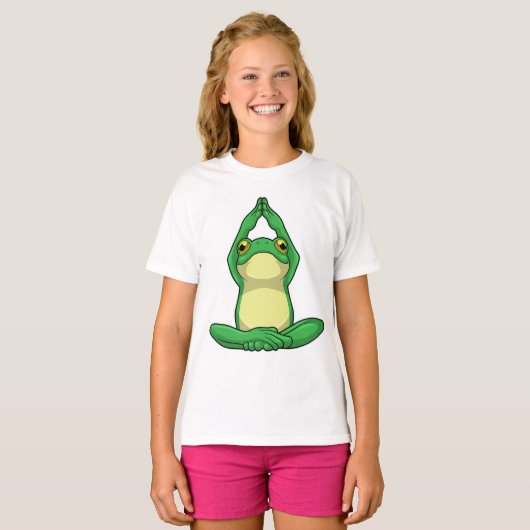 Frog at Yoga in Cross Leged Tシャツ (正面フル)