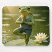 Frog In a Yoga Tree Pose マウスパッド (正面)