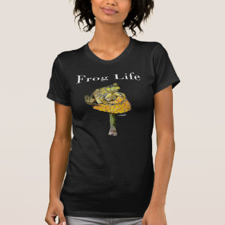 Frog Life | カエルとキノコのトレンディーなデザイン Virginia Wright Tシャツ