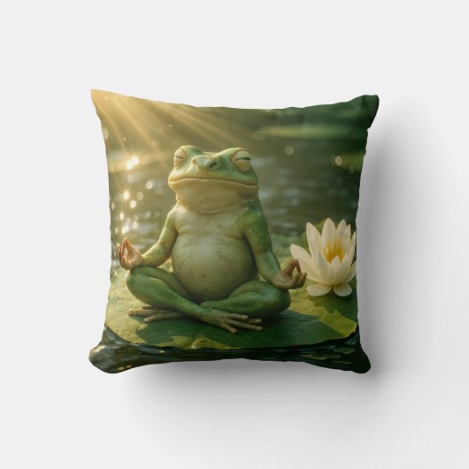 Frog Meditating On a Lily Pad クッション (正面)