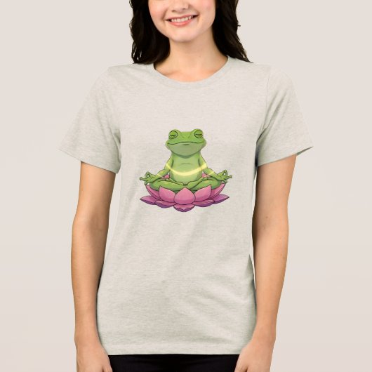 Frog Meditating On Flower Cute Funny Womens トライブレンドＴシャツ (正面)