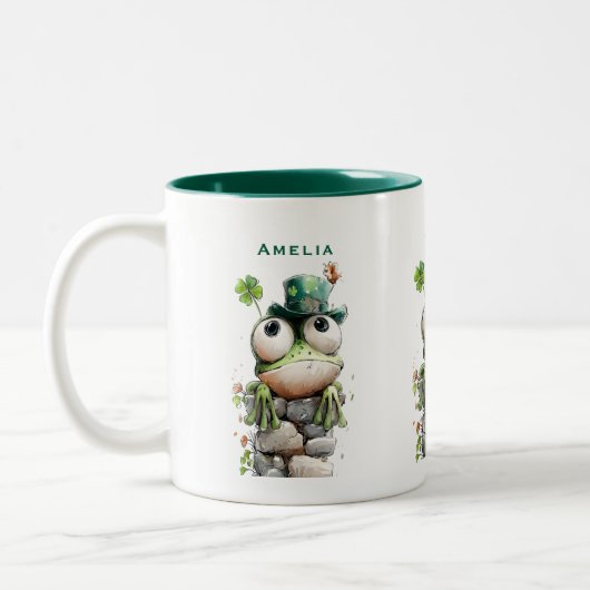 Frog with Green Hat and Shamrock Cute ツートーンマグカップ (左)
