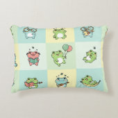 Frogs with Tiny Hobbies アクセントクッション (正面)