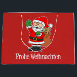 Frohe Weihnachen Santa German Merry Christmas ラージペーパーバッグ<br><div class="desc">Frohe Weihnachen赤、漫画のサンタをフィーチャーした大きな抱き枕。この大きな抱き枕でドイツ語で「メリークリスマス」と言いなさい。特別な休日の贈り物に最適。</div>