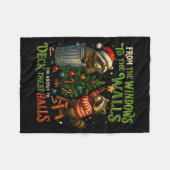 From The Windows To Walls Deck These Halls Raccoon フリースブランケット (正面(横))