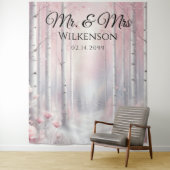 Frosted Petals in a Winter Woodland Wedding タペストリー (インサイチュ)