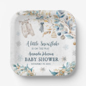 Frosty Little Snowflake Clothesline Baby Shower ペーパープレート (正面)