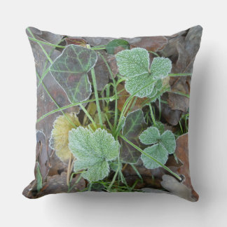 Frozen Leaves Pattern Throw Pillow クッション