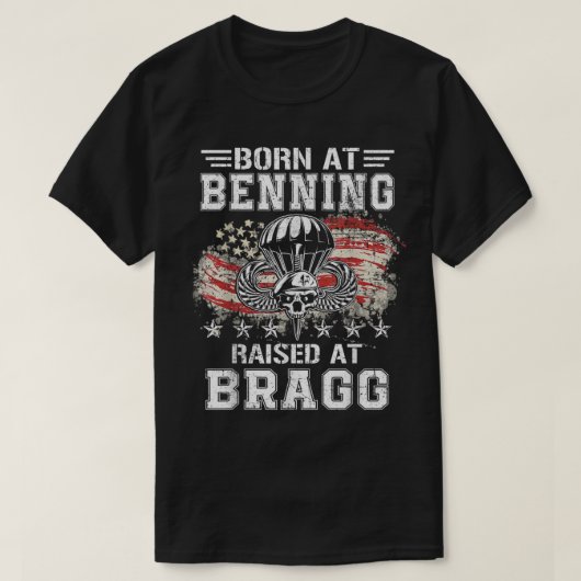 Ft Benning生まれはフォートブラッグ空挺兵ベットを上昇 Tシャツ (デザイン正面)