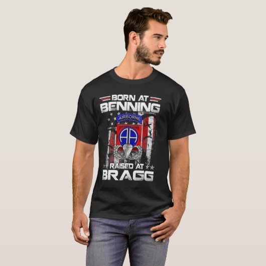 Ft Benning生まれはフォートブラッグ空挺部隊を上昇4 Tシャツ (正面フル)