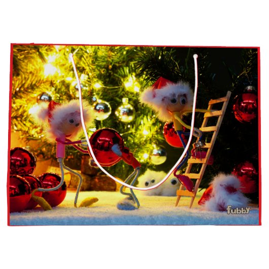 Fubby Kerstkoor met humoristisch detail. ラージペーパーバッグ (裏面)