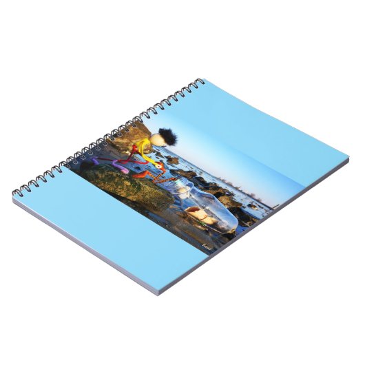 Fubby met flessenpost aan de kust. ノートブック (左側)