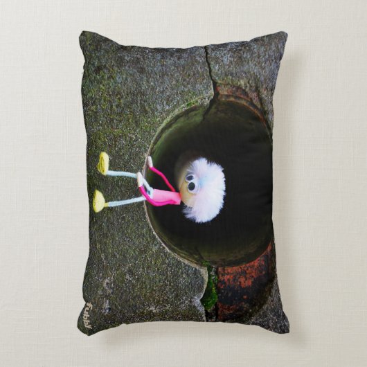 Fubby poppetje dat in een muur zit.  アクセントクッション (正面(垂直))