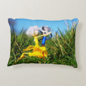 Fubby poppetjes die dansen met Narcissenjurk. アクセントクッション (裏面)