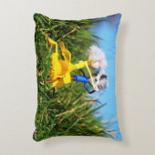 Fubby poppetjes die dansen met Narcissenjurk. アクセントクッション (正面(垂直))