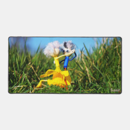 Fubby poppetjes die dansen met Narcissenjurk. デスクマット