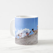 Fubby poppetjes op de skipiste, met een valpartij. コーヒーマグカップ (正面左)
