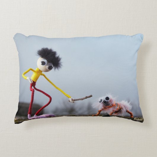 Fubby speelt buiten met dier. アクセントクッション (正面)