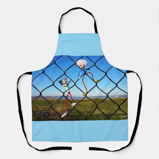 Fubby's die een hek beklimmen. エプロン (正面)