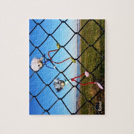 Fubby's die een hek beklimmen. ジグソーパズル (縦)