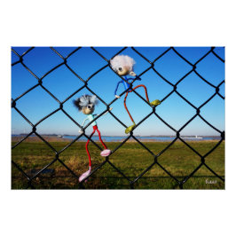 Fubby's die een hek beklimmen. ポスター