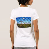 Fubby's die een hek beklimmen. tシャツ (裏面)