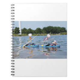 Fubby's die een wedstrijdje Peddelboard doen. ノートブック