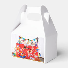 Fubby's die feest vieren voor verjaardag. フェイバーボックス