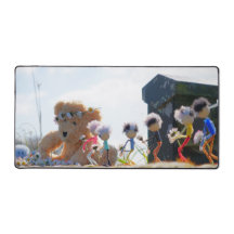 Fubby's die madeliefjes naar een Beer brengen.