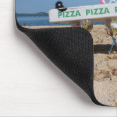 Fubby's die op het strand een pizza stelen. マウスパッド (コーナー)