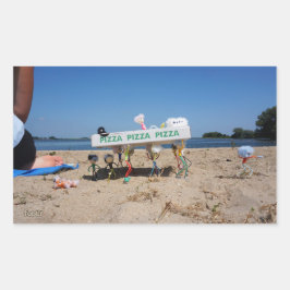 Fubby's die op het strand een pizza stelen. 長方形シール