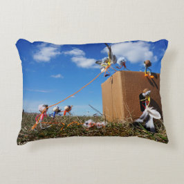 Fubby's die spelen met veren en vliegen. アクセントクッション