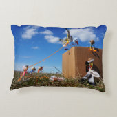 Fubby's die spelen met veren en vliegen. アクセントクッション (裏面)