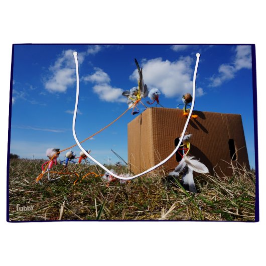 Fubby's die spelen met veren en vliegen. ラージペーパーバッグ (正面)