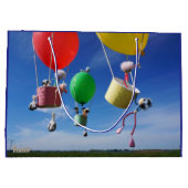 Fubby's in luchtballonnen die op avontuur gaan. ラージペーパーバッグ (裏面)