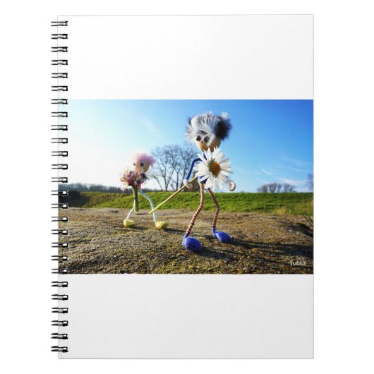 Fubby's in natuur met madeliefjes. ノートブック (正面)