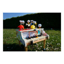 Fubby's op piano die muziek maken en dansen. ポスター