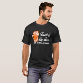 Fueled By Beer And Shenanigans Irish Shamrock St P Tシャツ (正面フル)