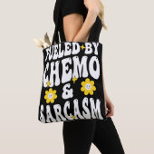 Fueled by Chemo and Sarcasm Funny Chemotherapy Can トートバッグ (クローズアップ)