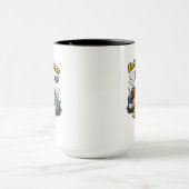 Fueled by Coffee & Chaos – Funny Scientist マグカップ (中央)