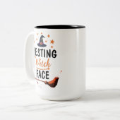 Fueled by Coffee & Spells | Witchy Fall  ツートーンマグカップ (正面左)