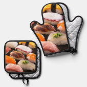Full Plate Flavor – The Ultimate Sushi Lineup 鍋つかみ&鍋敷きセット (正面/裏面)