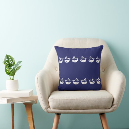 Fun aand Whimsical White Whale Pattern Pillow クッション (椅子)