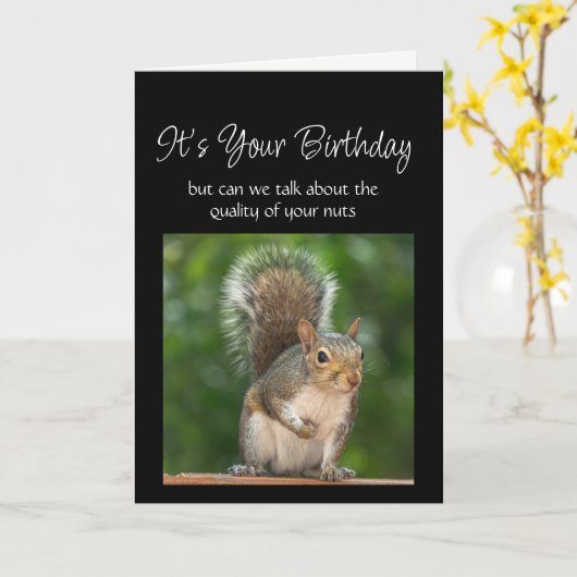 Fun Birthday Squirrel Feeder Nuts Question カード (黄色い花)