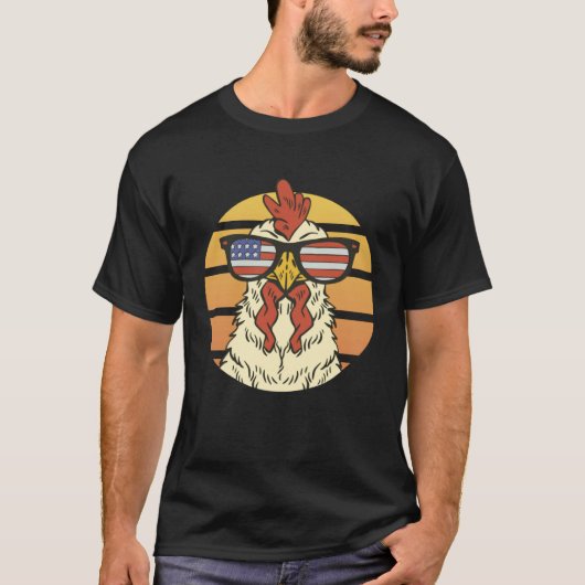 Fun Chicken with American Flag Sunglasses Tシャツ (正面)