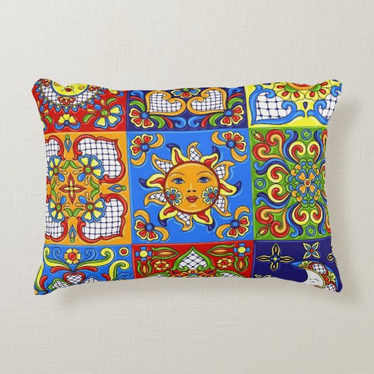 Fun Decor 2 Accent Pillow アクセントクッション (正面)