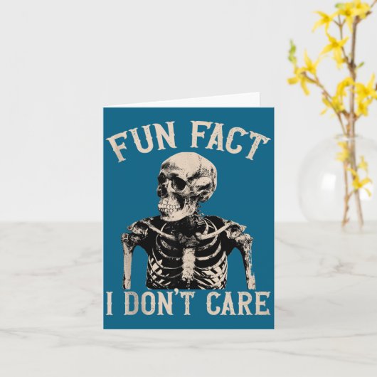 Fun Fact I Don’t Care Skull Funny Sarcastic Quote  カード (黄色い花)