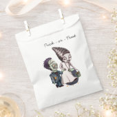 Fun Halloween Favor Bag with Ghostly Bride & Groom フェイバーバッグ (クリップ留めされた状態)