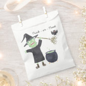Fun Halloween Favor Bag with Witch  フェイバーバッグ (クリップ留めされた状態)