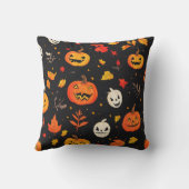 Fun Halloween Pumpkin and Leaves Print クッション (裏面)